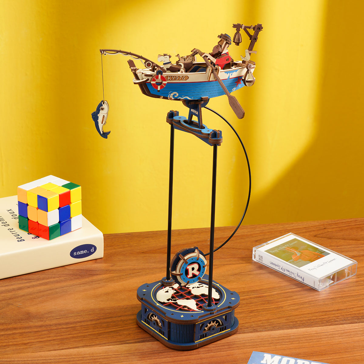 ROKR Ocean Fisher MCD02 pendulum balance toy with fishing boat on stand