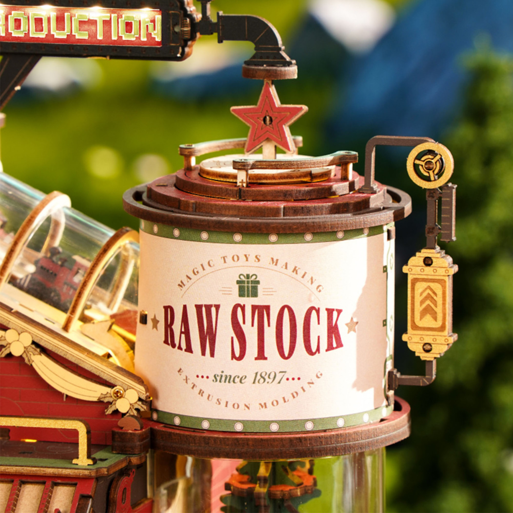 ROKR Dream Gift Factory EAB01 Nahaufnahme des rotierenden Produktionstanks aus Rohmaterial