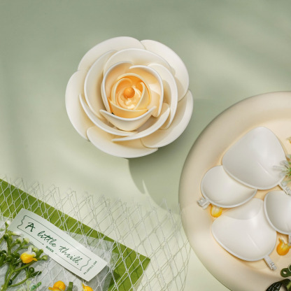 ROKR White Camellia AF011 gros plan sur la fleur et les pétales de camélia blanc