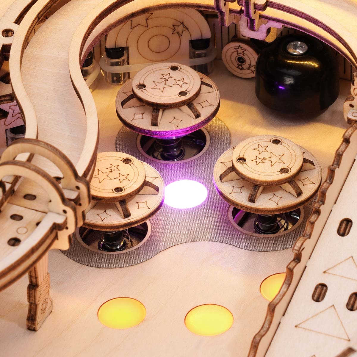 ROKR 3D Pinball EG01 close-up of glowing bumper field
