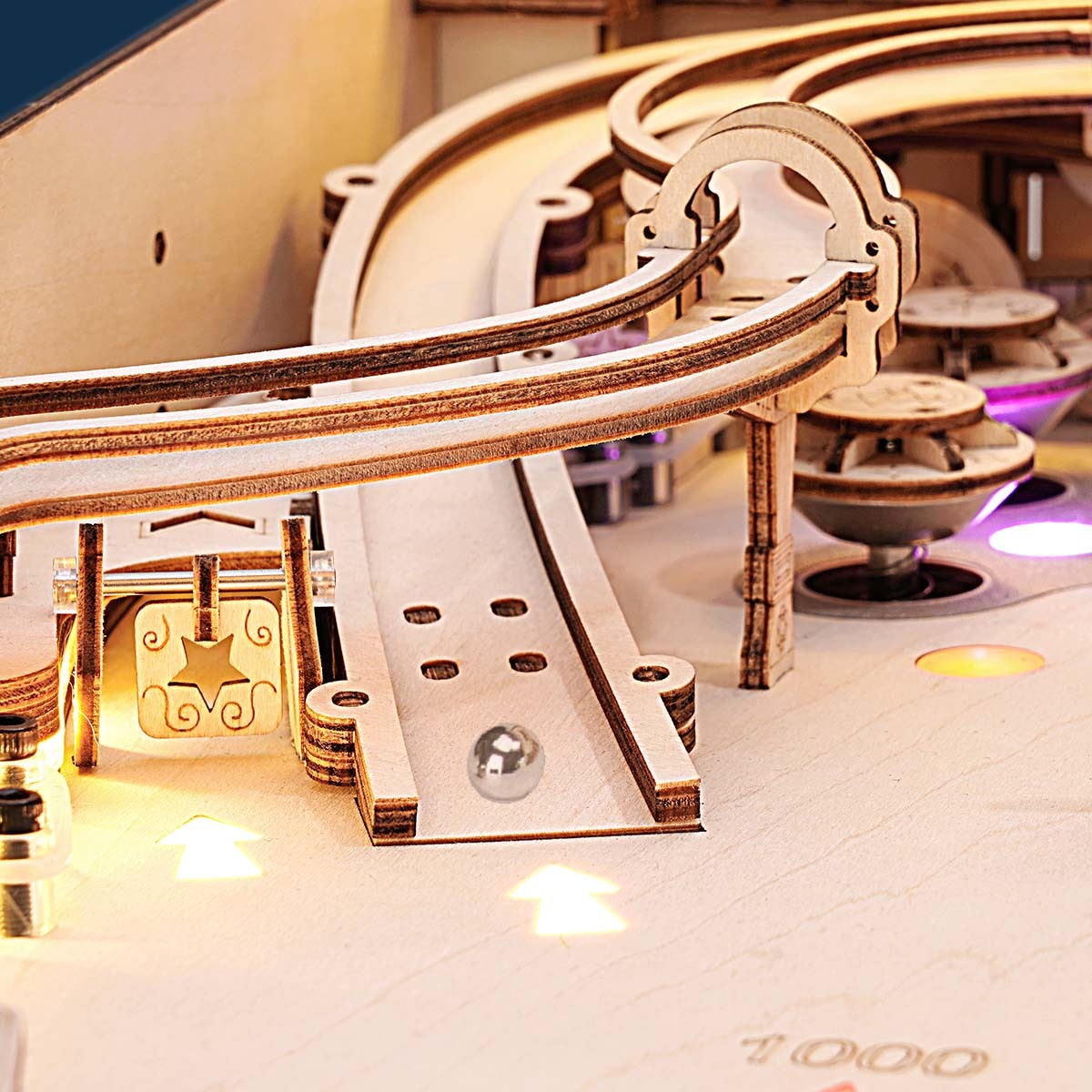 ROKR 3D Pinball EG01 close-up of internal track and bumper mechanism