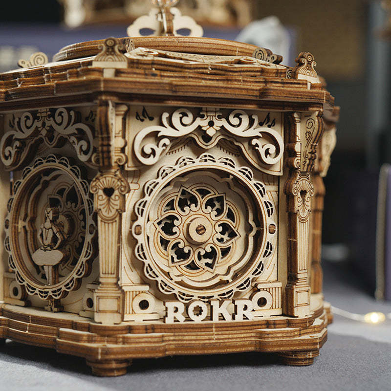 ROKR Secret Garden AMK52 classic round top mechanism on wooden base