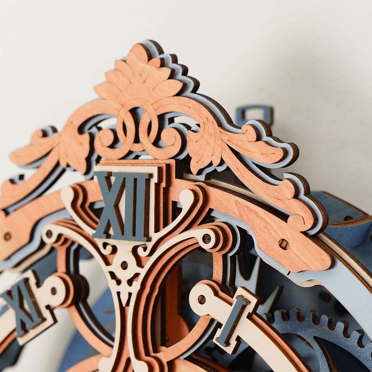 ROKR Romantic Note Wall Clock LC701 decorative top crown close-up