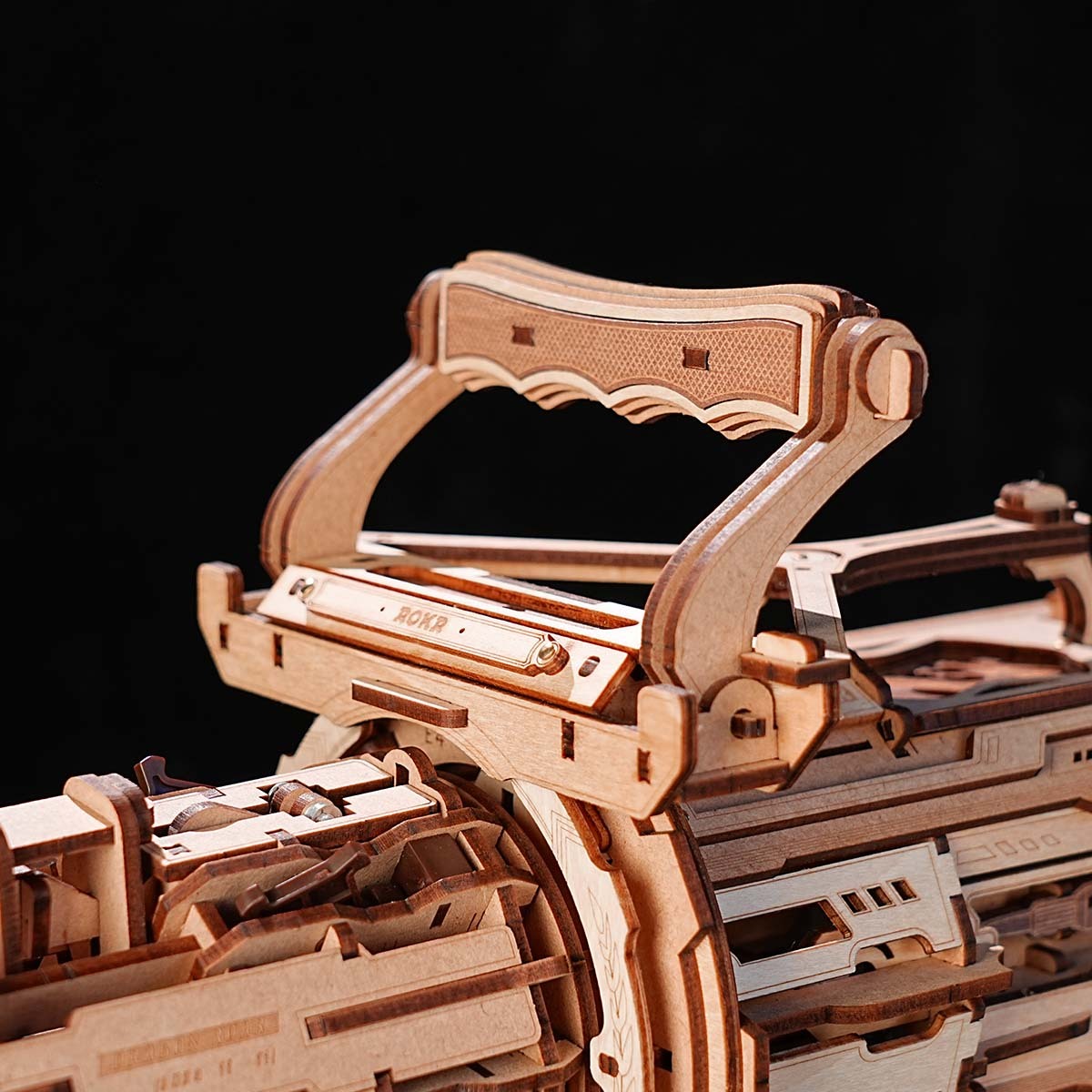 ROKR Rotating-Barrel Machine Gun LQA01 close-up of carry handle and barrel body
