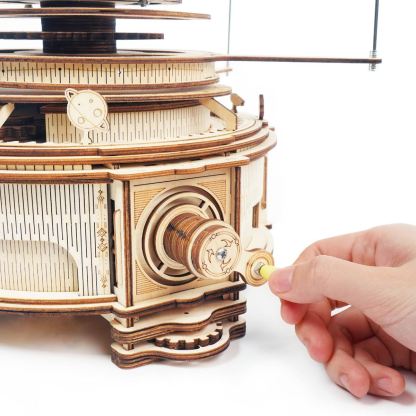 ROKR Orrery Mécanique ST001 manivelle de rotation manuelle des orbites planétaires gros plan