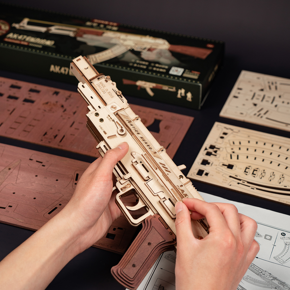 ROKR AK-47 LQ901 clip amovible conception mécanique à enclenchement affiche