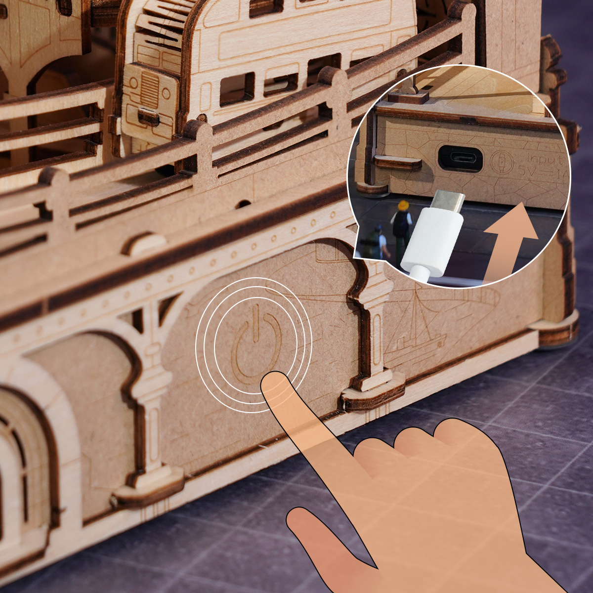 ROKR Marble Travel London EGB01 close-up of Big Ben and layered wooden track