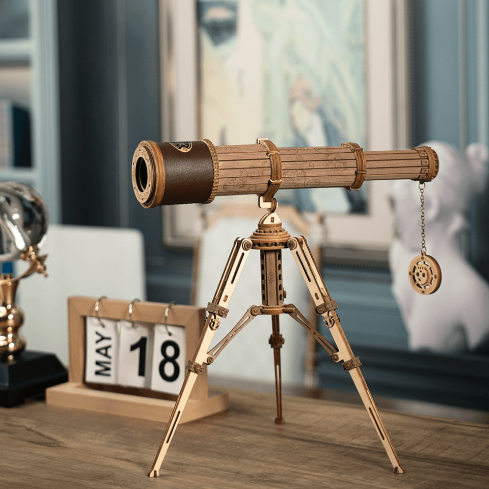 ROKR Monocular Telescope ST004 wooden telescope on tripod in room