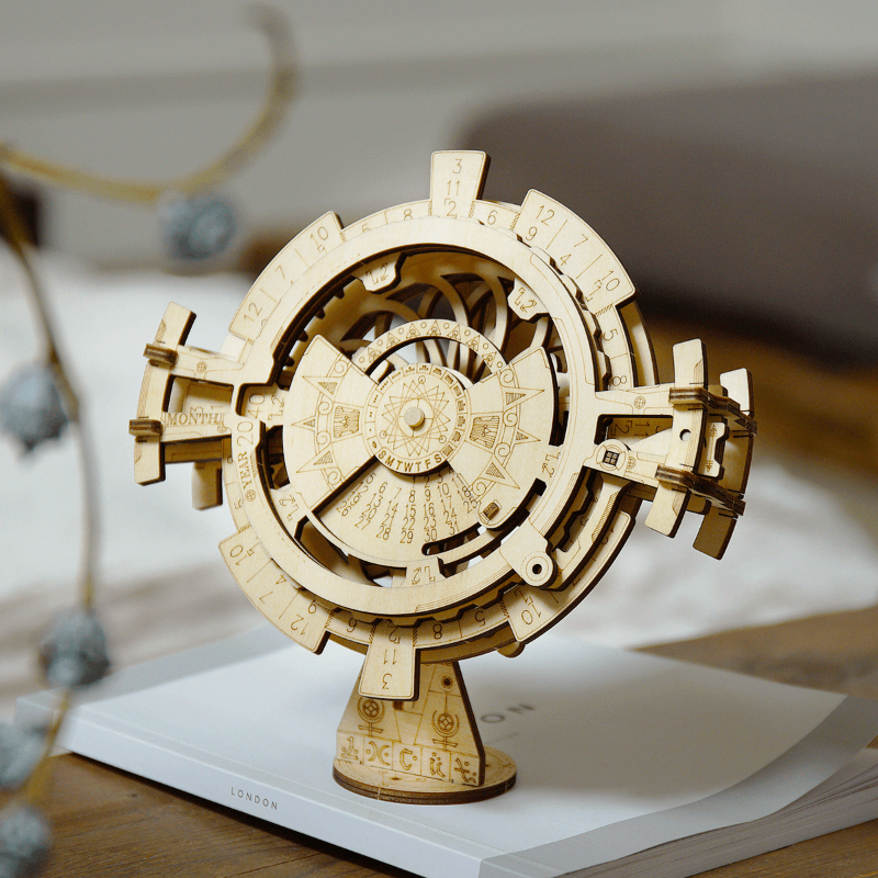 ROKR Perpetual Calendar LK201 vooraanzicht op witte achtergrond