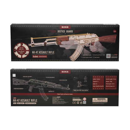 ROKR AK-47 LQ901 assemblage en gros plan avec des mains sur le fusil