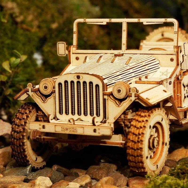 ROKR 1:18 Scale Model Army Jeep MC701 front jeep close-up on woodland terrain