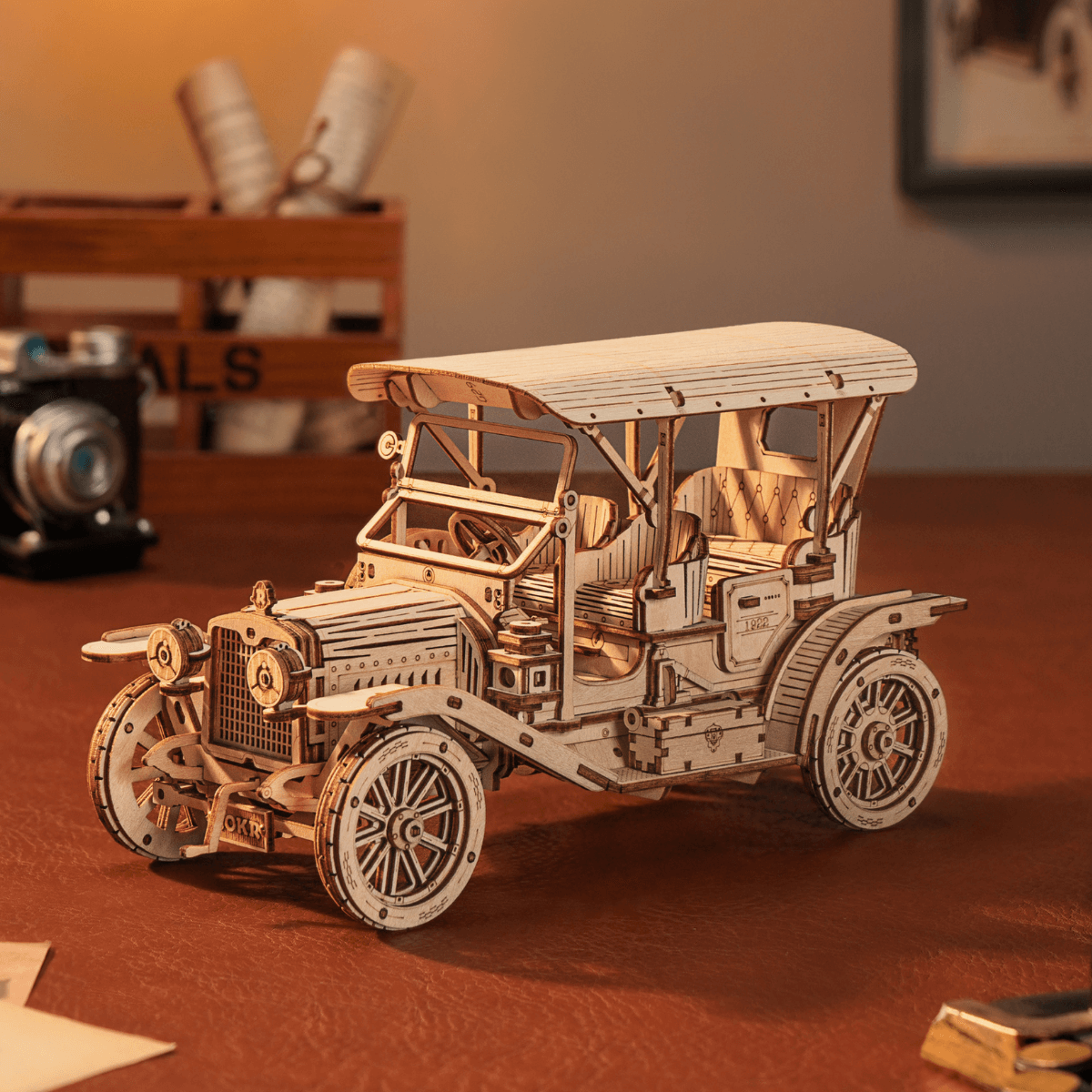 ROKR Vintage Car MC801 hero shot on desk