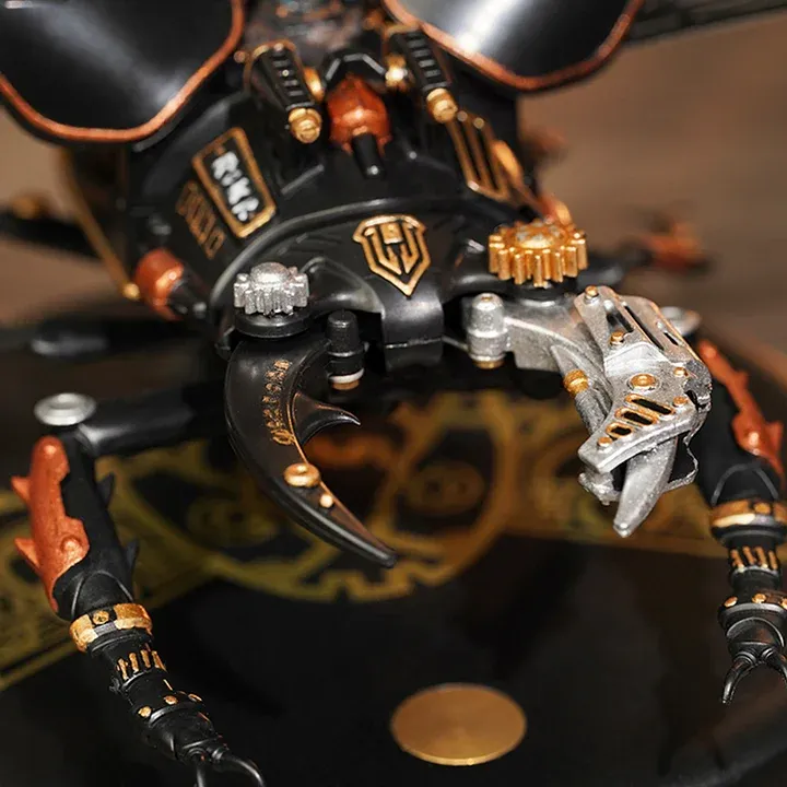 ROKR Storm Beetle MI03 gros plan sur le corps mécanique et les pattes avant
