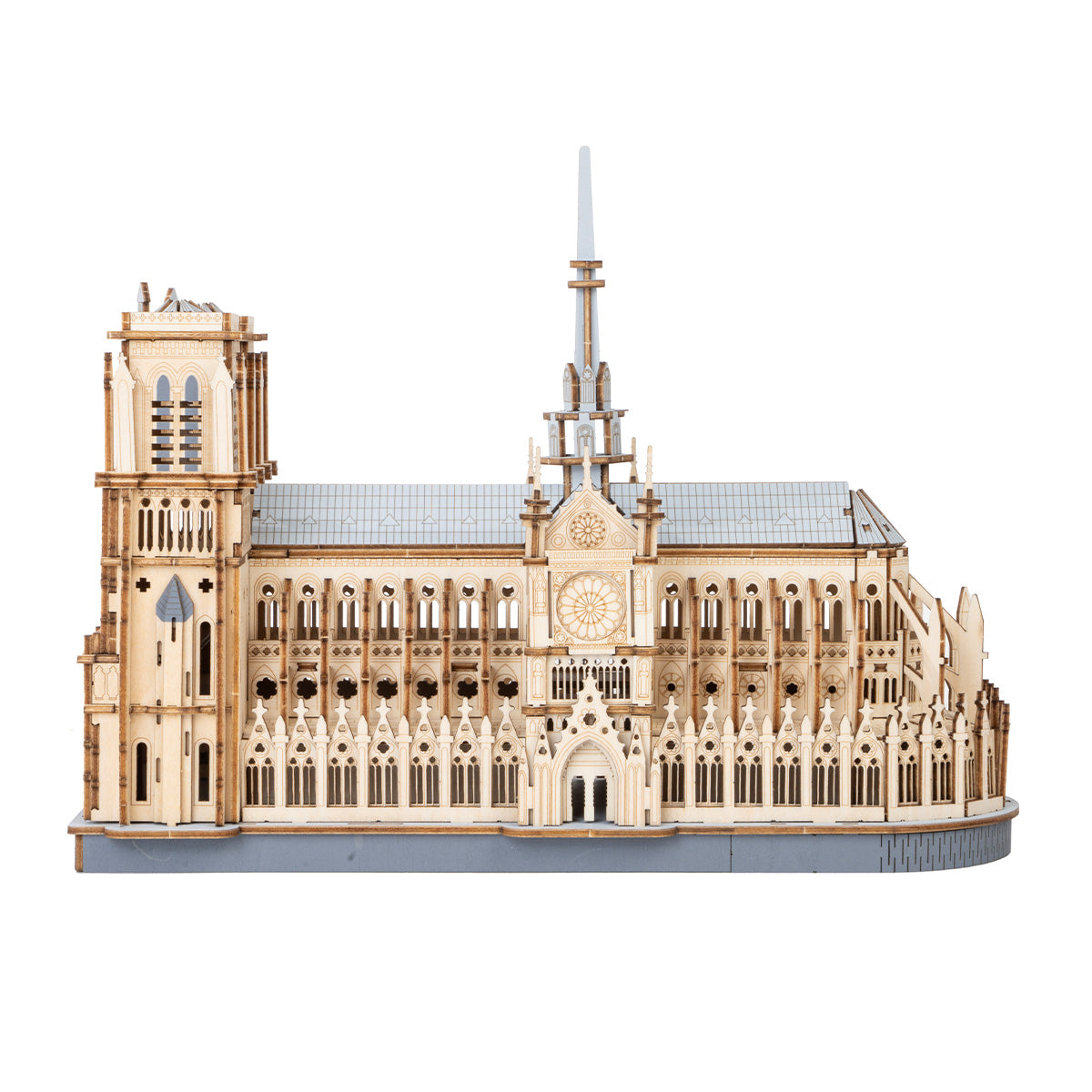 Paris Cathedral TG511 weiße Hintergrund Seitenansicht des fertigen Modells