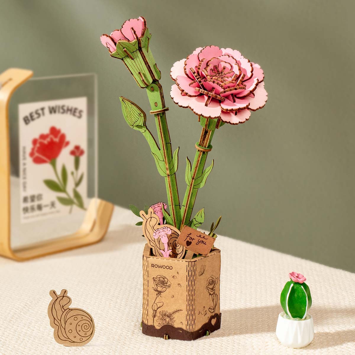 Rowood Pink Carnation TW051 wooden flower display with frame and small decor