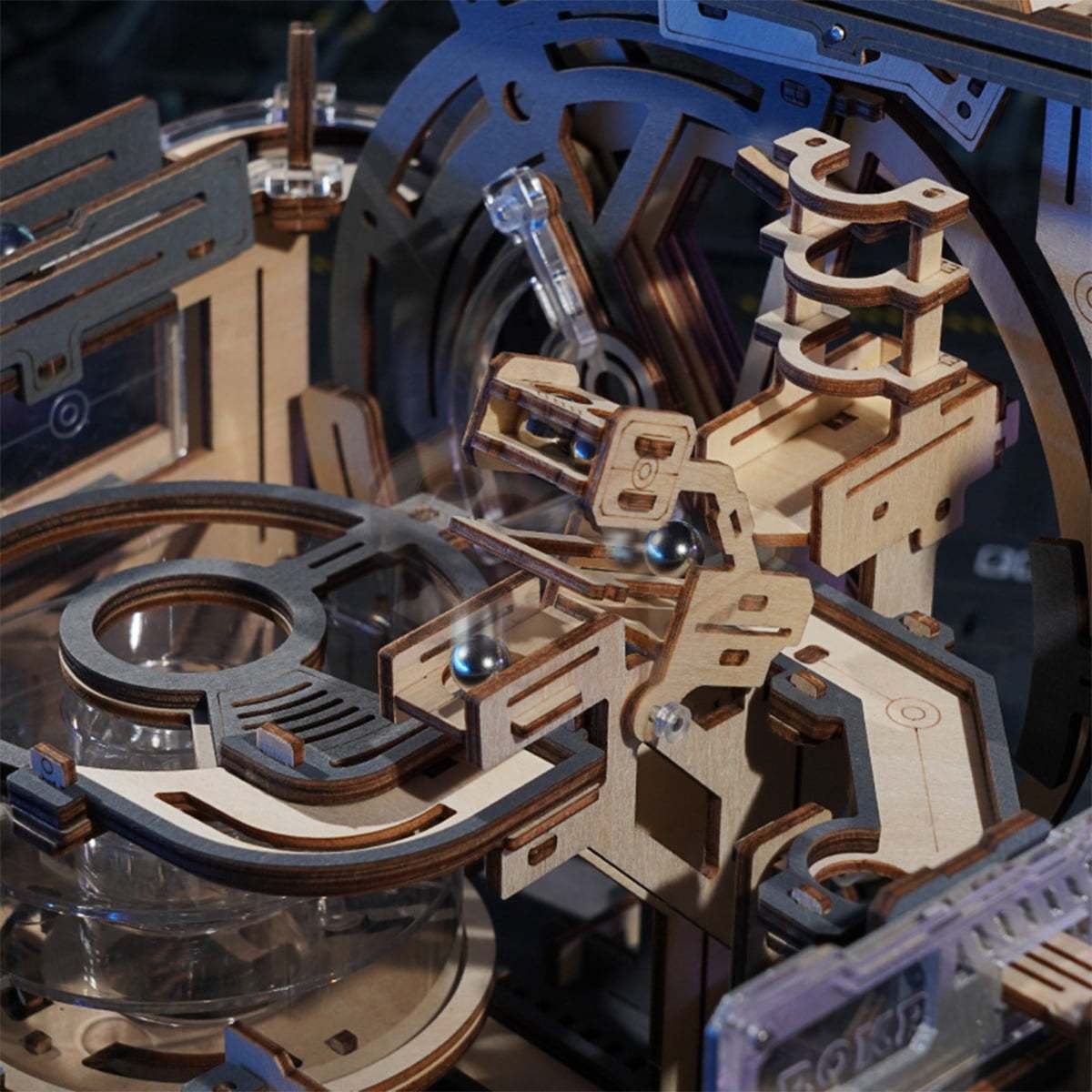 ROKR Marble Spaceport close-up of circular track and mechanical lift