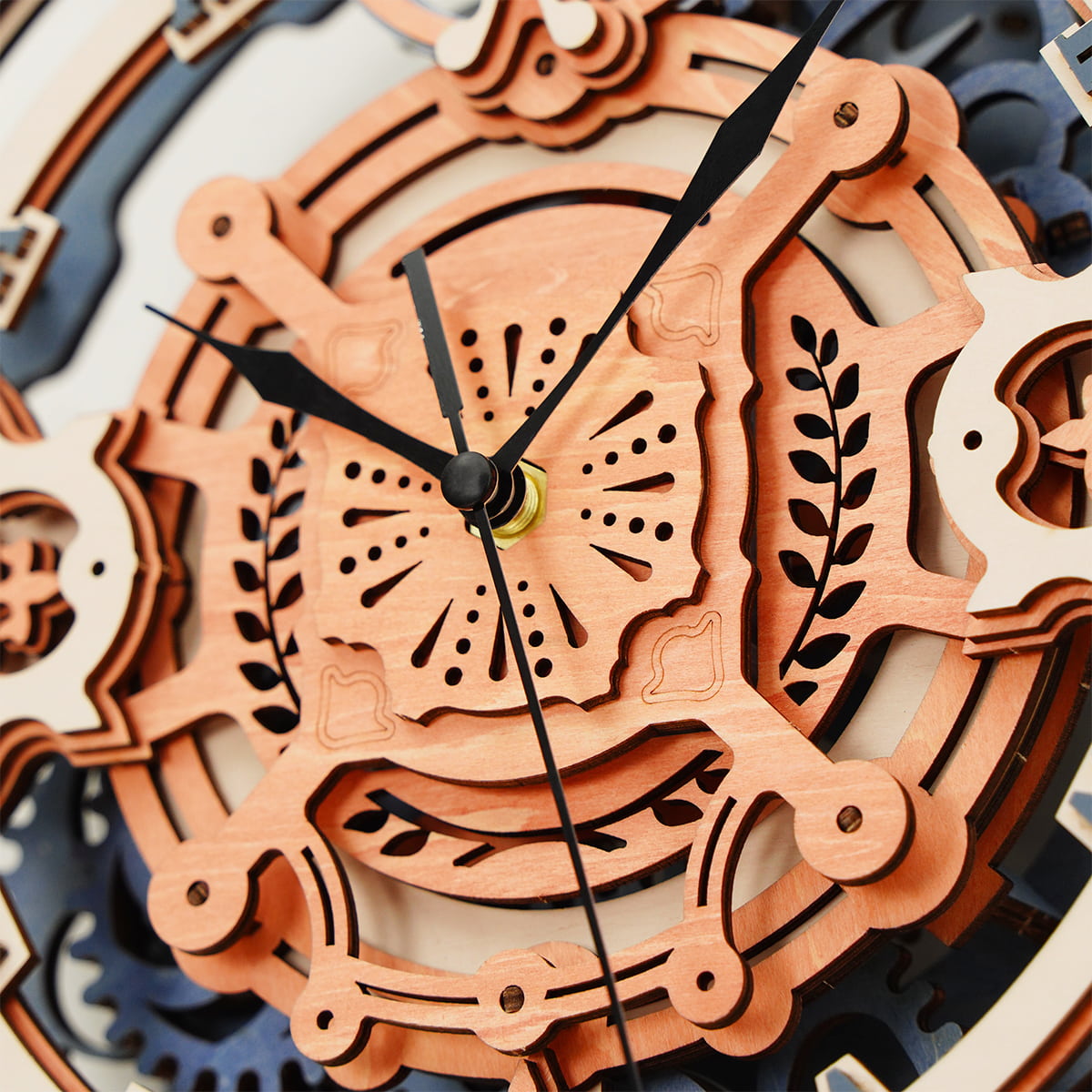 ROKR Romantic Note Wall Clock LC701 close-up of the ornate clock face