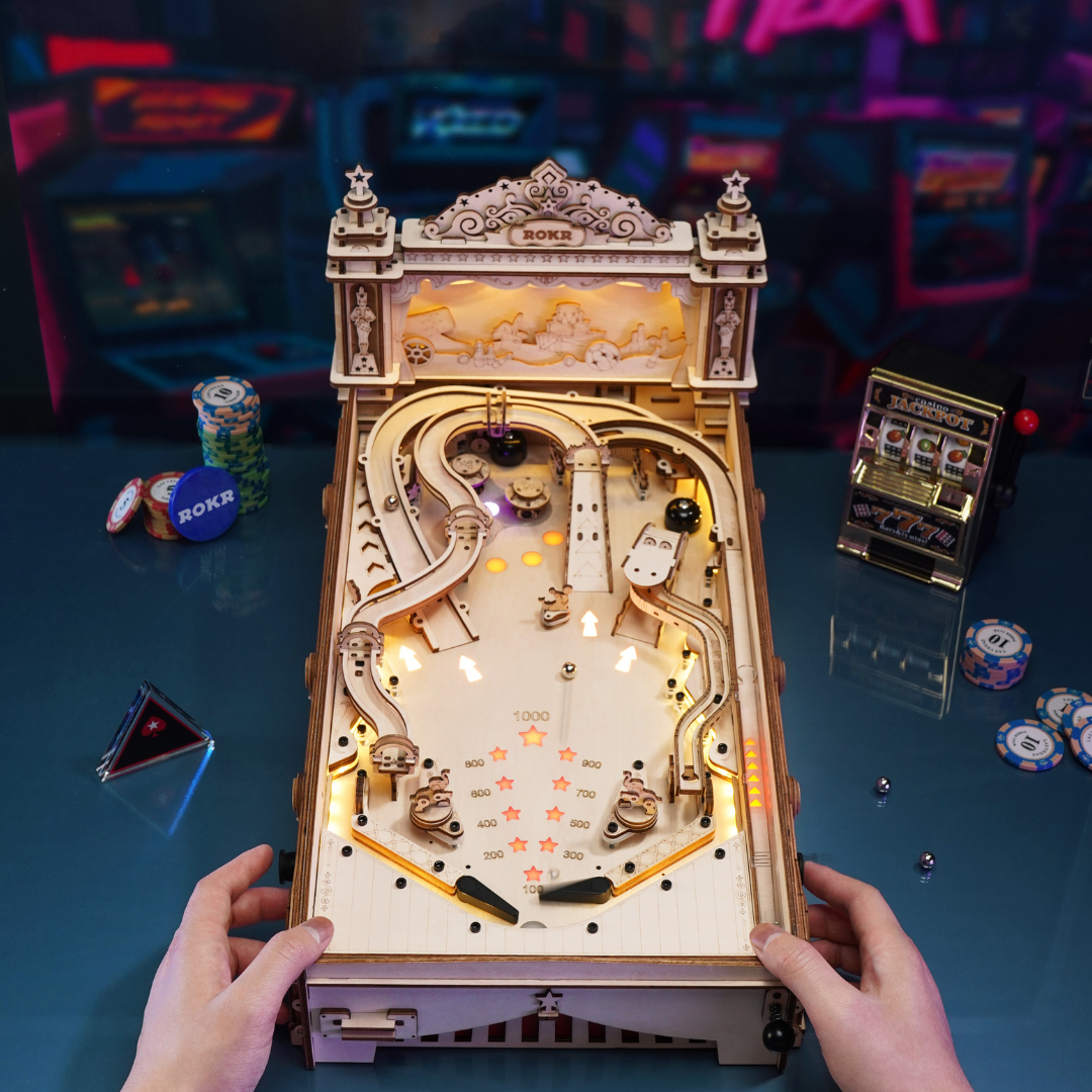 ROKR 3D Pinball EG01 gameplay scene with the machine open